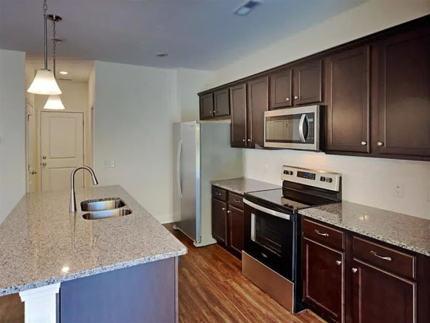 $1,190 / 4br - 1977sqft - 4bed and 2bath single family home for rent 3017 lucky thumbnail 3