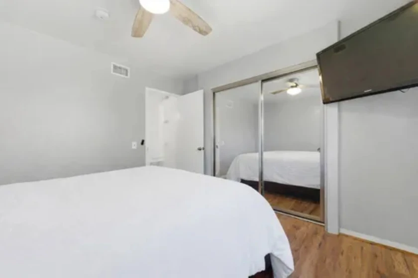 $1,200 / 900sqft 2bed 1bath house available for rent at:10117 carefree dr, sant thumbnail 5