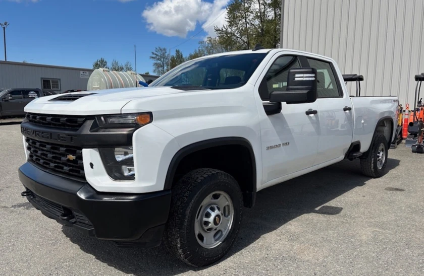 2021 chevrolet silverado 2500 hd thumbnail 3
