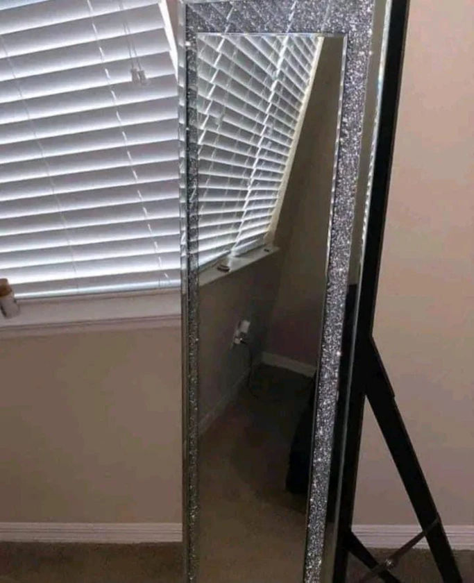 quick sale – vanity, dressers, mirror & fireplace - $380 thumbnail 3