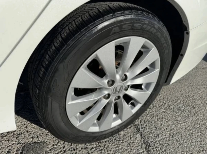 2013 honda accord - $1,300 thumbnail 5