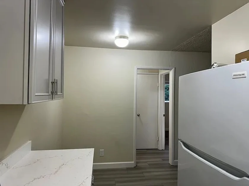 $900 / 600sqft 1 beds & 1 baths i 600 sqft120 beulah ct, santa cruz, ca 95060 thumbnail 2