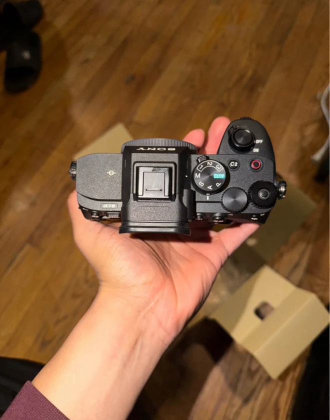 sony alpha a7iv thumbnail 3