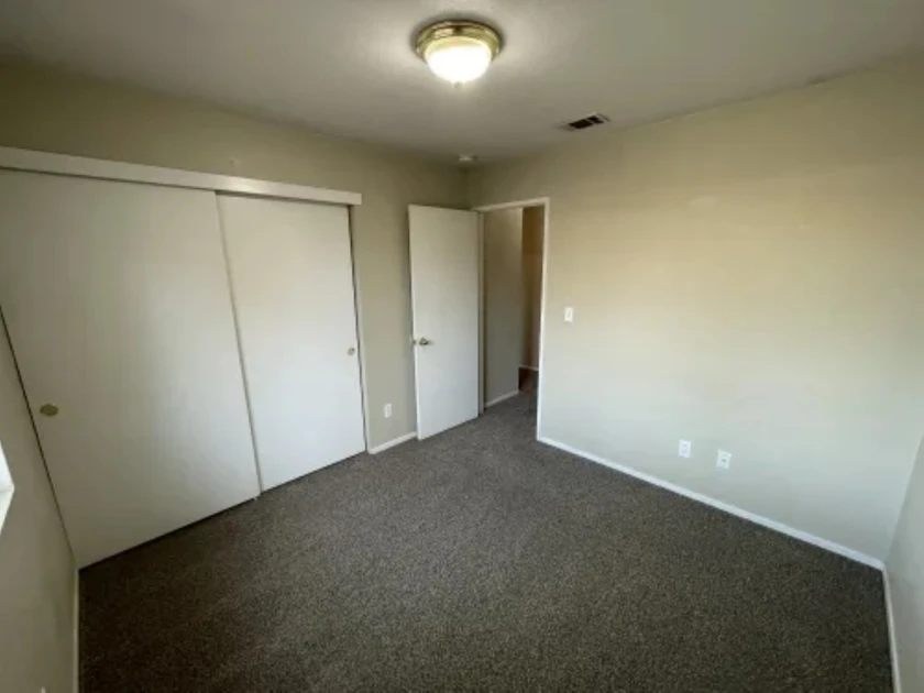 $2,000 / 1238sqft spacious 3 bed & 2 bath thumbnail 4
