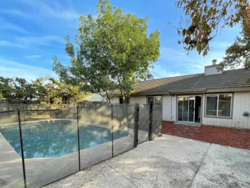 $2,000 / 1238sqft spacious 3 bed & 2 bath thumbnail 5