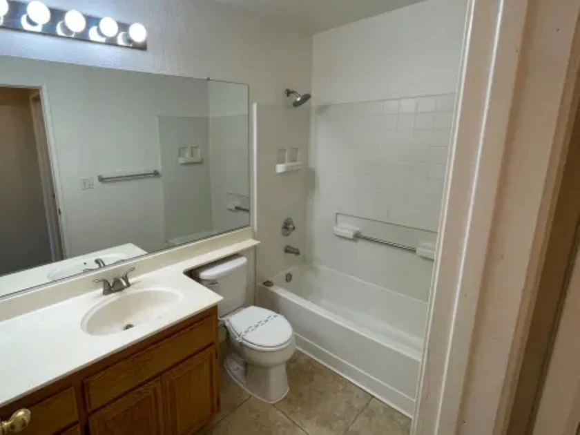 $2,000 / 1238sqft spacious 3 bed & 2 bath thumbnail 7