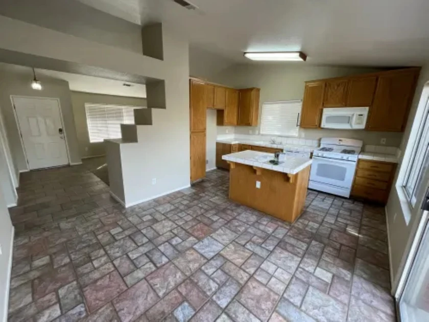 $2,000 / 1238sqft spacious 3 bed & 2 bath thumbnail 8