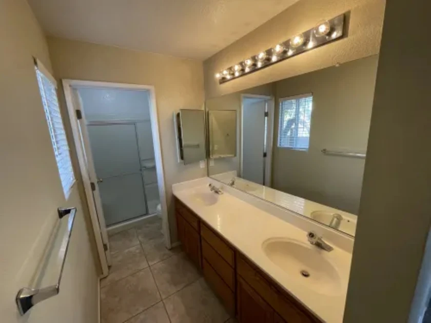 $2,000 / 1238sqft spacious 3 bed & 2 bath thumbnail 11