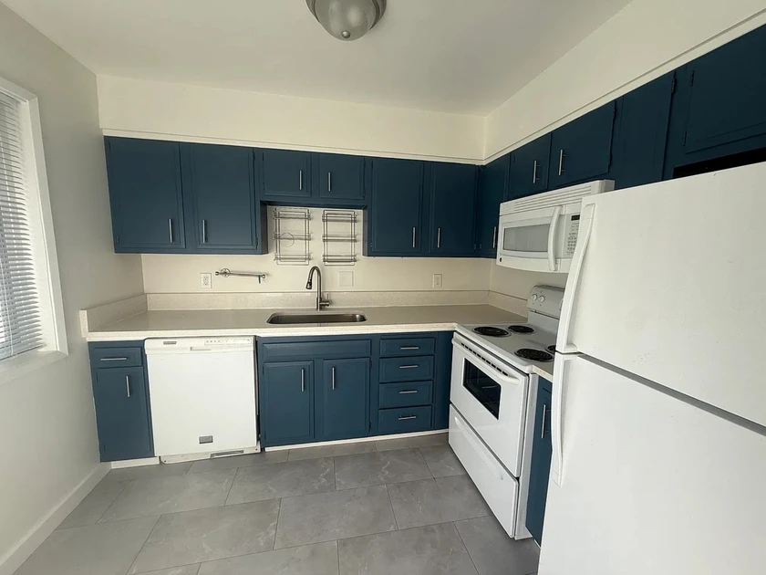 $1,200 / 864sqft 2beds 1 bath thumbnail 2