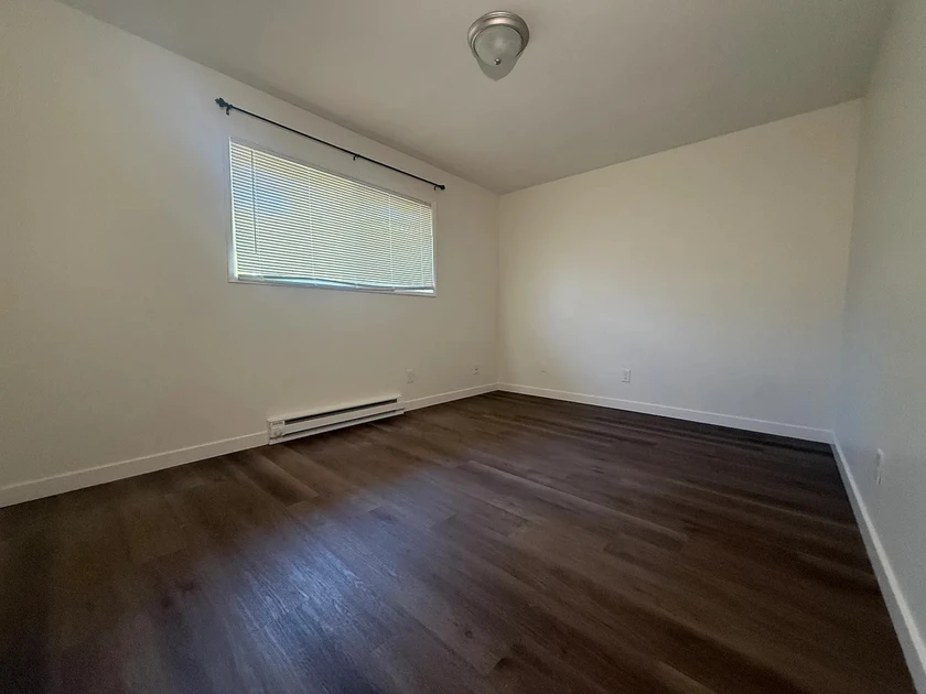 $1,200 / 864sqft 2beds 1 bath thumbnail 3