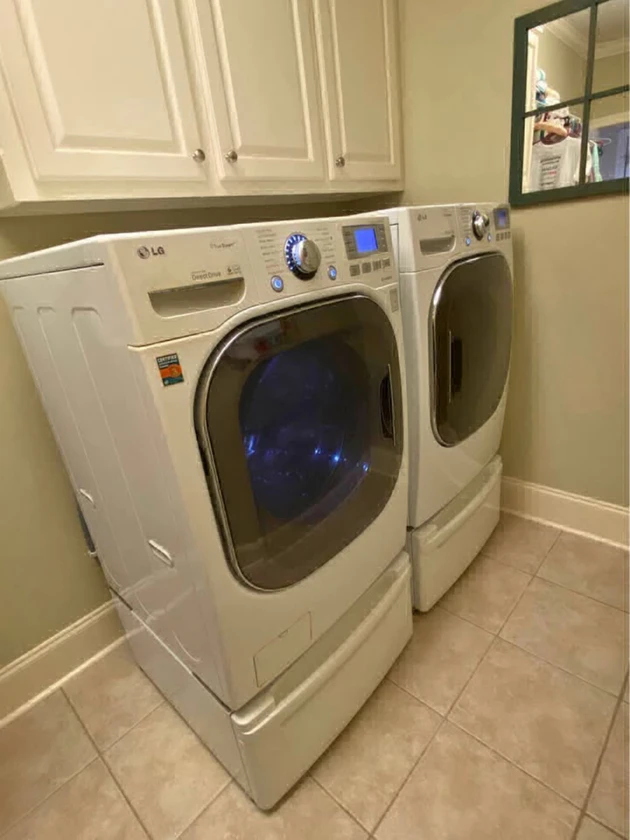 Washer and dryer thumbnail 1