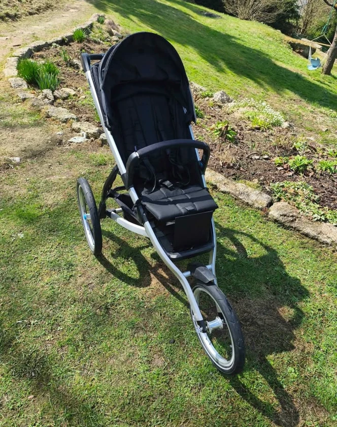 thule glide 2 jet stroller - $400 thumbnail 2