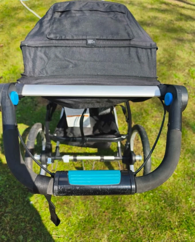 thule glide 2 jet stroller - $400 thumbnail 4