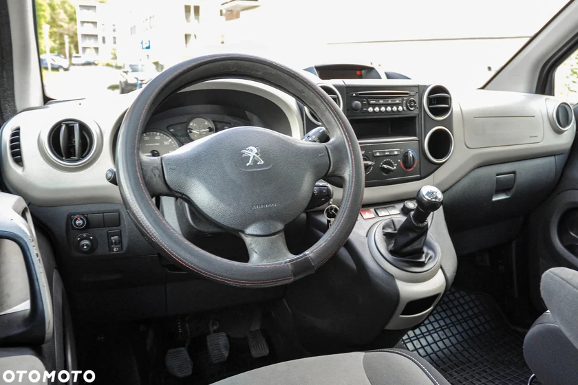 peugeot 2012 - $14,500 thumbnail 8