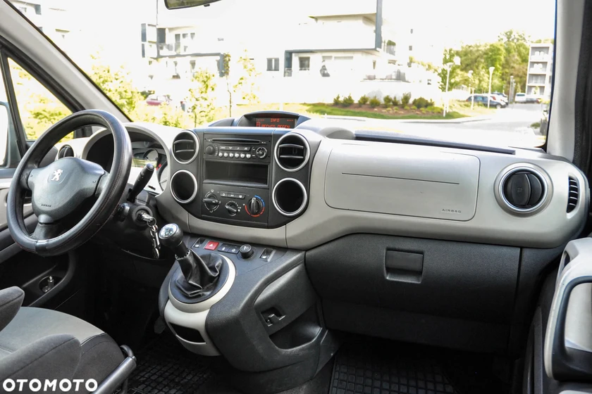 peugeot 2012 - $14,500 thumbnail 9