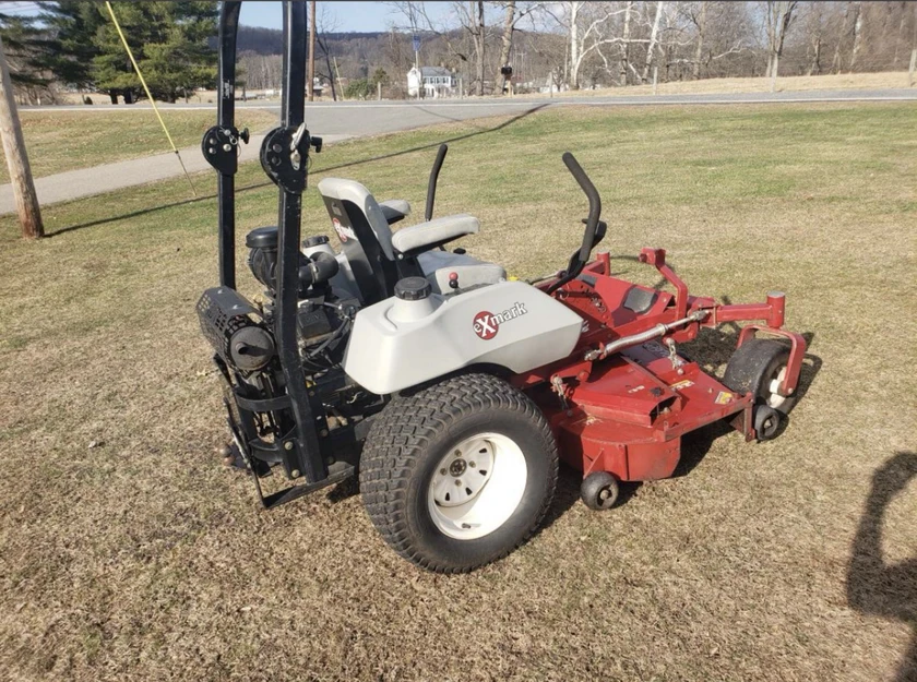 exmark zero turn mower 60" cutlazer z 25hp kohler eng 1167 hours - $689 thumbnail 8
