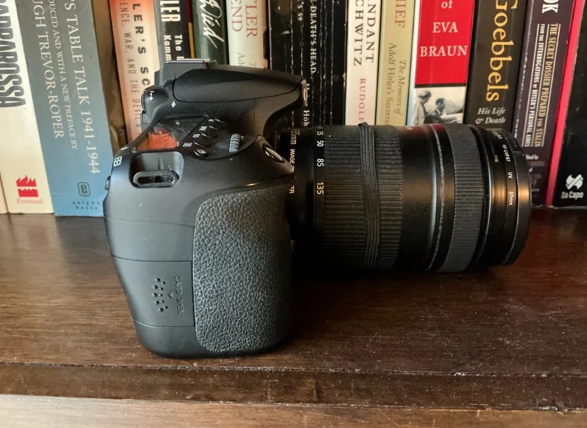 canon 60d camera with charger, 18-135mm lens, and two camera cases - $400 thumbnail 4