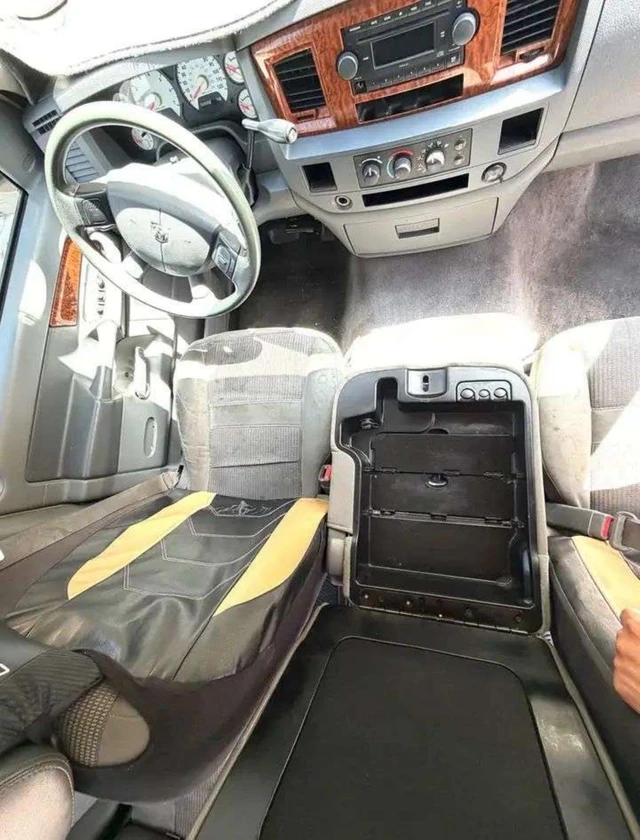 2006 dodge ram 1500.slt pickup 4d 5 1/2 ft - $7,800 thumbnail 3