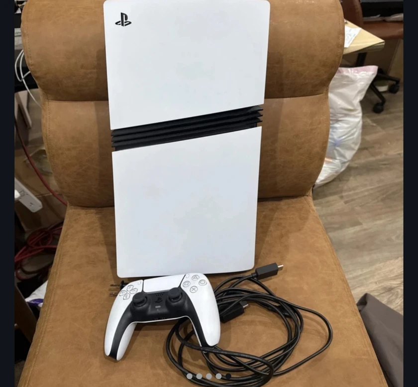 $550 - sony playstation 5 pro console - 2tb ssd - white/black - model cfi - 7019 thumbnail 5