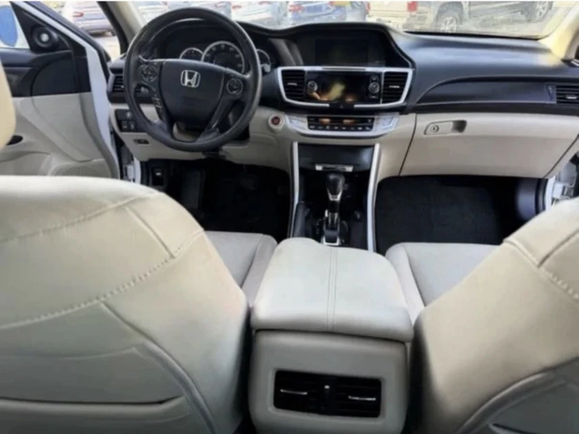 $1300 - 2013 honda accord - $1,100 thumbnail 4