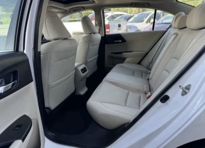 $1300 - 2013 honda accord - $1,100 thumbnail 6