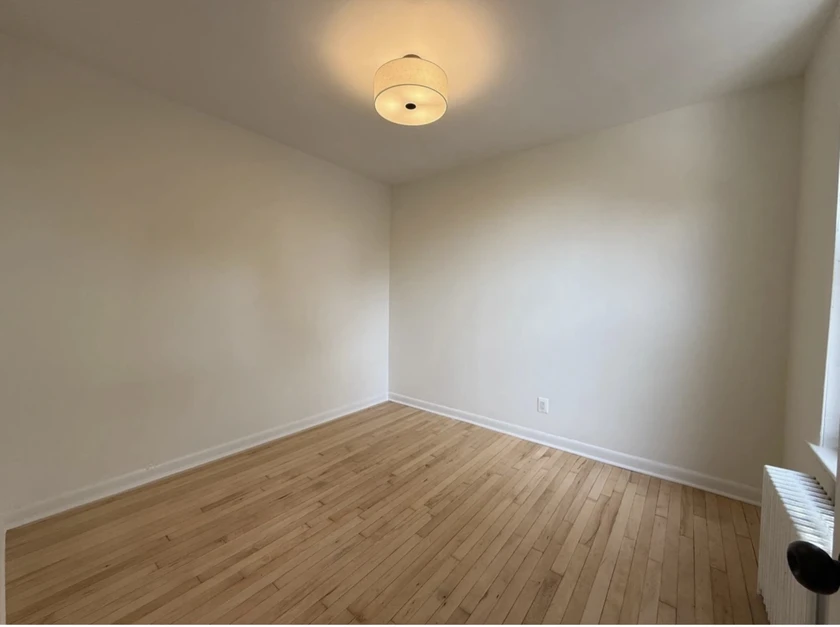 $1,750 / 2br - 950sqft - bright, airy, and move-in ready, this 2-bedroom, 1-bath thumbnail 3
