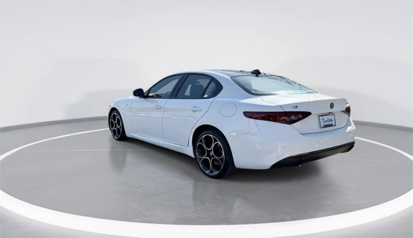 2022 alfa romeo julia ti well looking and perfect condition - $5,000 thumbnail 3