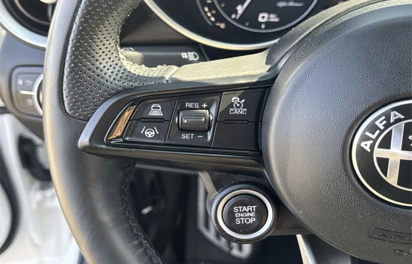 2022 alfa romeo julia ti well looking and perfect condition - $5,000 thumbnail 6