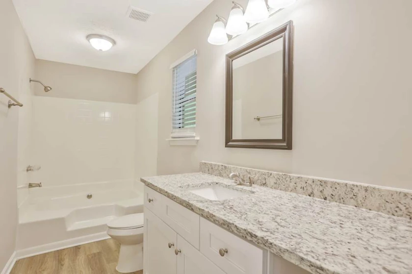 $1,400 / 1416sqft gracious single-family home available for rent, 3 beds and 2b thumbnail 9