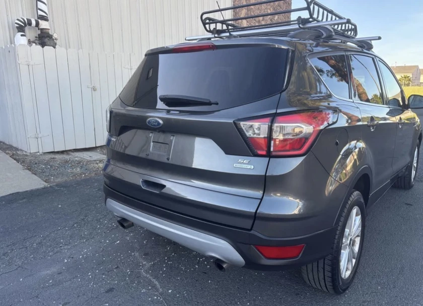 2018 ford escape · se sport suv 4d - $7,400 thumbnail 7