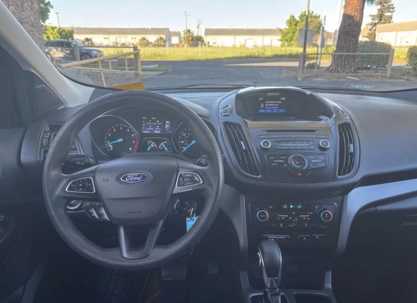 2018 ford escape · se sport suv 4d - $7,400 thumbnail 10