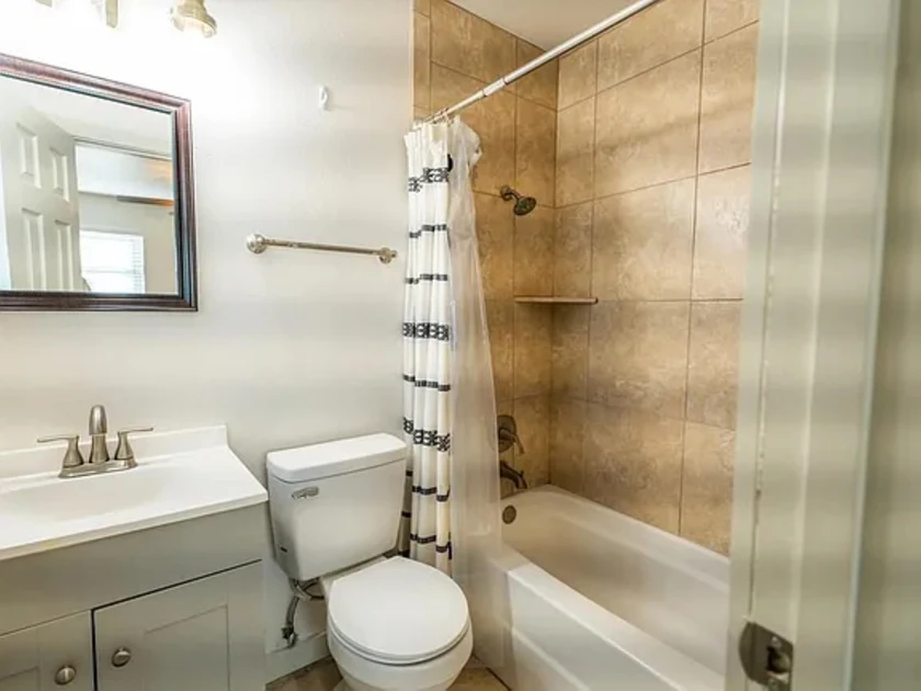 $1,100 / 3br - 1266sqft - house 🏡 for rent: 3 beds 2 bathrooms thumbnail 3
