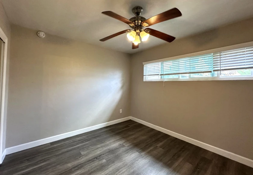 $1,300 / 2br - 750sqft - beautifully updated apt for rent thumbnail 7