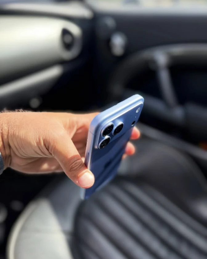 iphone 18 pro max glacier 256gb - $2,500 thumbnail 5