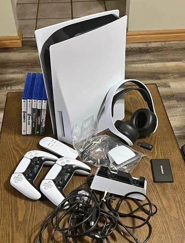 sony playstation 5 ps5 console - $450 thumbnail 2