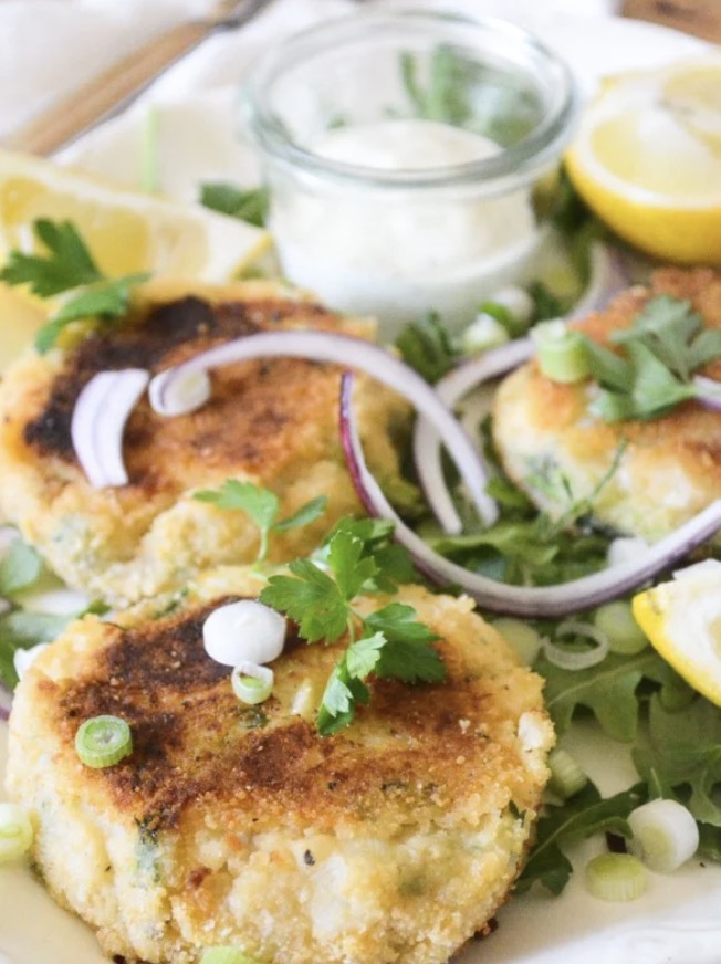 Irish Cod Fish Patties with Homemade Tartar Sauce - Faxo