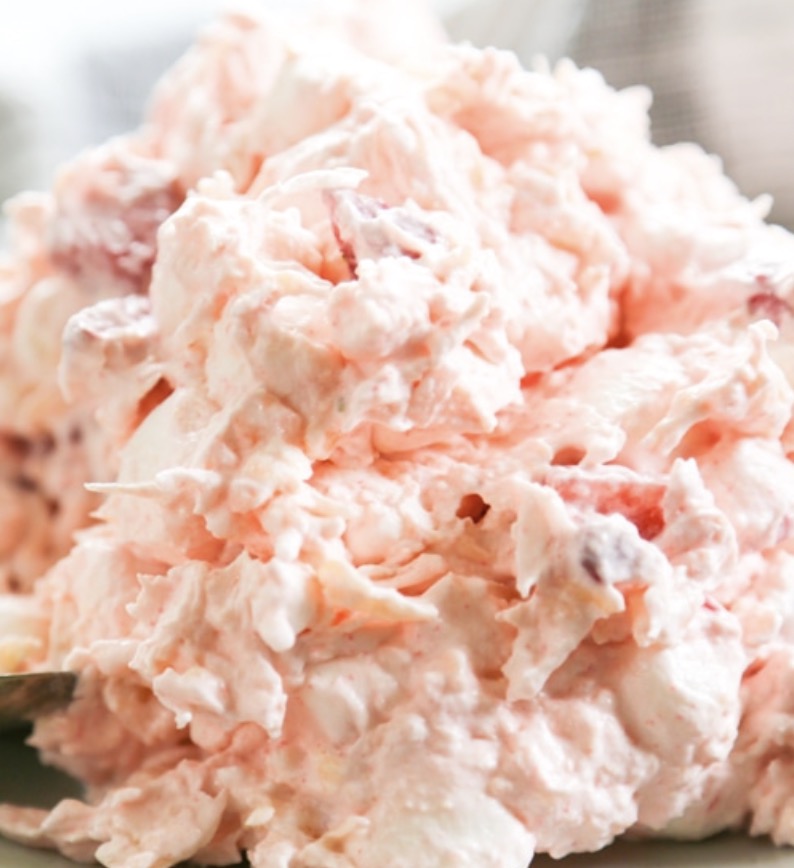 Strawberry Cheesecake Fluff Salad - Faxo