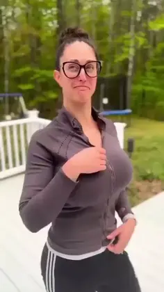 She's Totally Unzippable!
