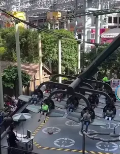 Queen Spinner Of Shell Shock Ride