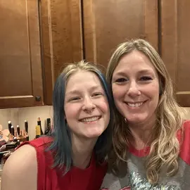 Amy Hank Lowe profile image