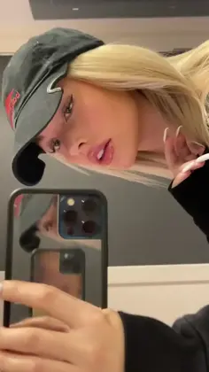 Hello everyone 😘😍❤️❤️💜💜
