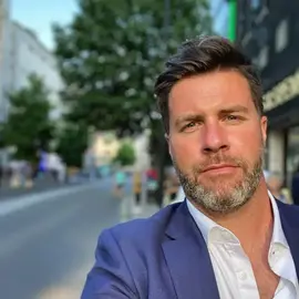 Harry melling profile image