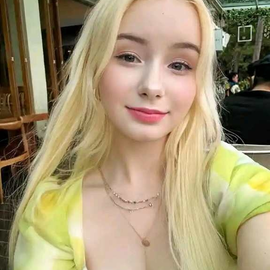 lily Sophia profile image