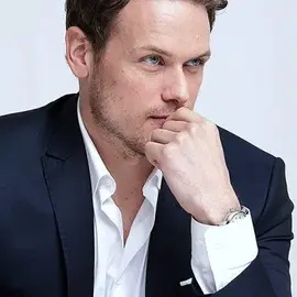 Sam heughan 🌀 profile image