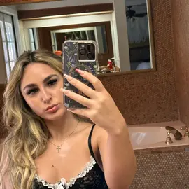 Emily Ken profile image