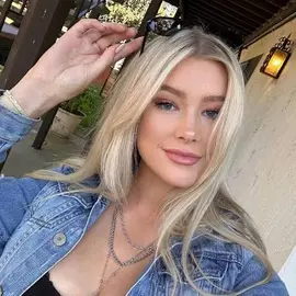 Emily Janet profile image