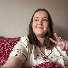 Katie Louise profile image