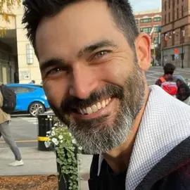 Tyler hoechlin profile image