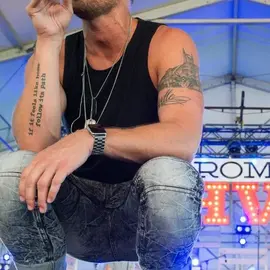 brett young profile image
