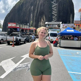 Melanie Rose profile image